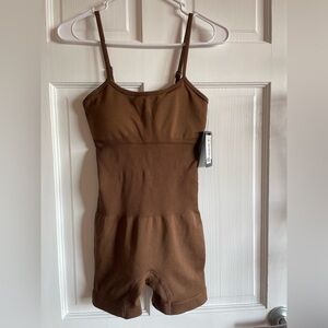 Go. G.G seamless  sport suit in coffee brown